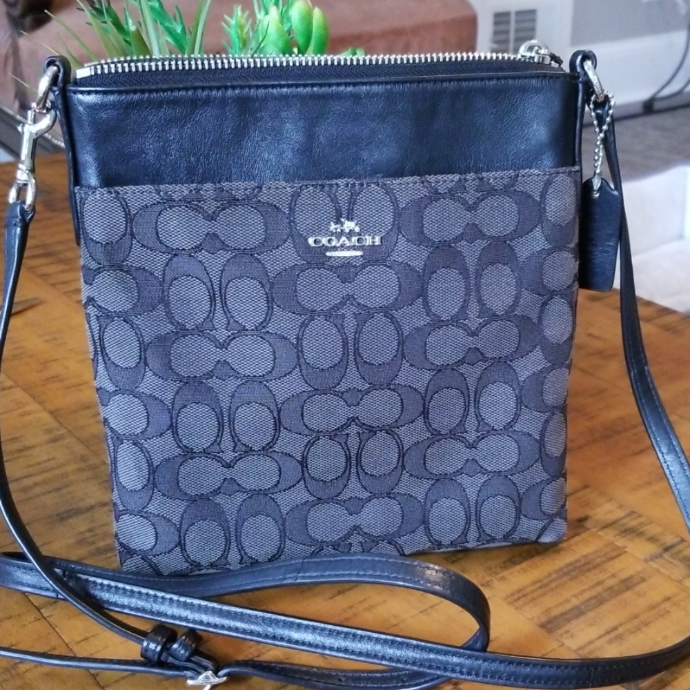 Coach Shoulder  Bag! Hardly used!
